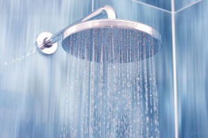 18561541 - head shower while running water